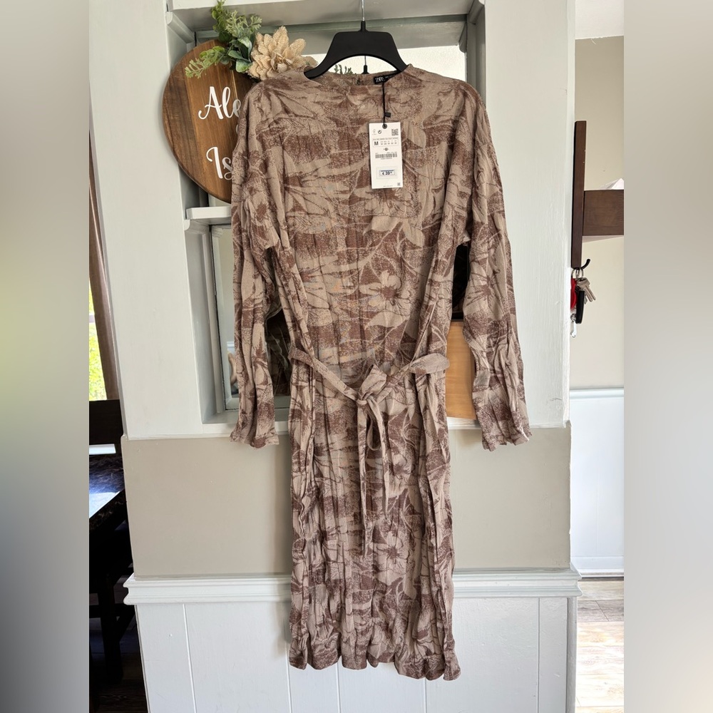 DONATED ITEM - ZARA - Brown and Cream Crinkle Dress